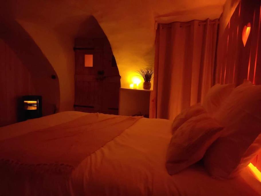 Nuit Romantique Avec Spa Privatif Meilhaud Екстериор снимка