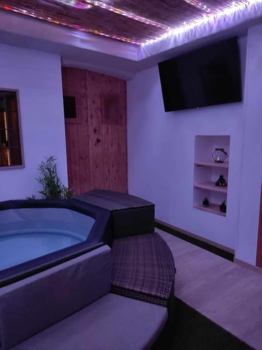 Nuit Romantique Avec Spa Privatif Meilhaud Екстериор снимка